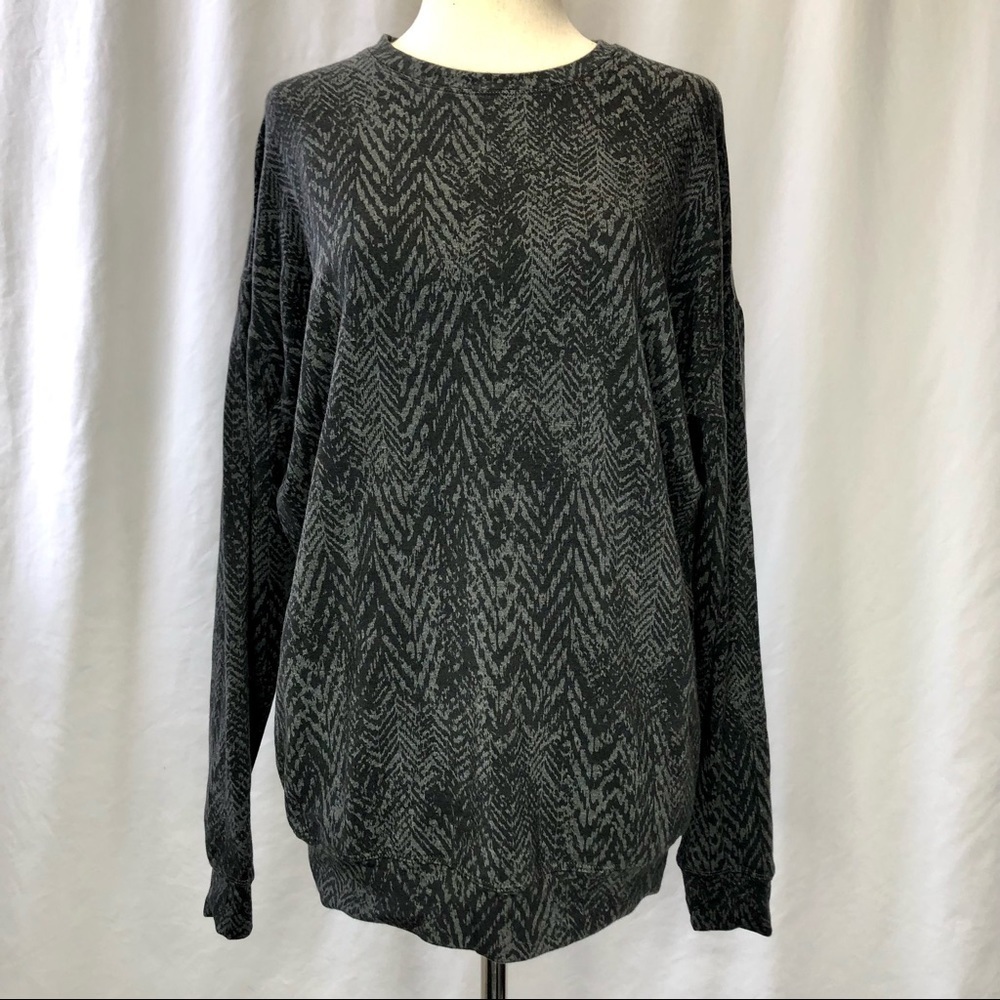 Athleta herringbone chevron print sweatshirt grey tones drop sleeves XS EUC